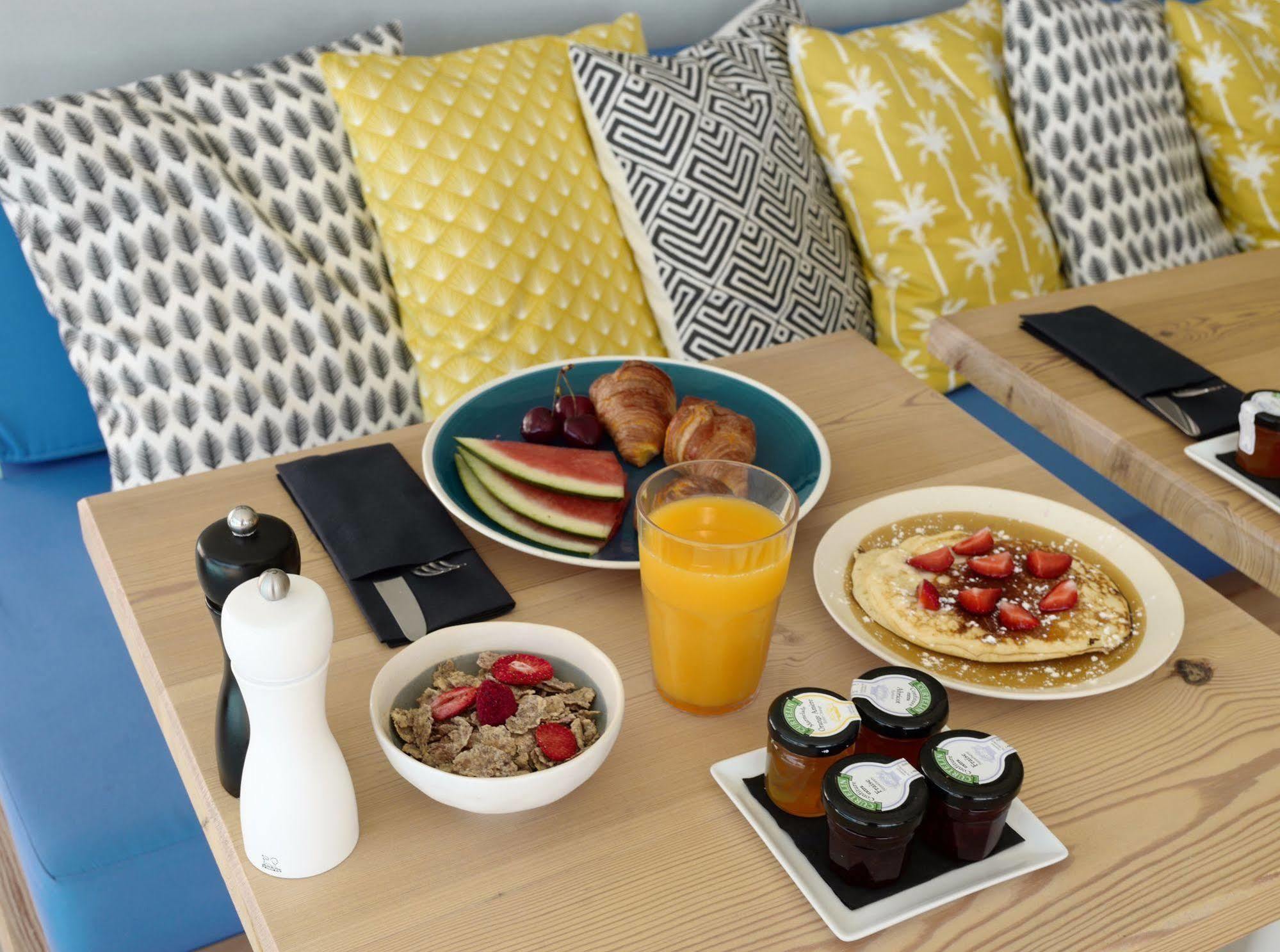 Hotel Le Versailles Villefranche-sur-Mer Luaran gambar